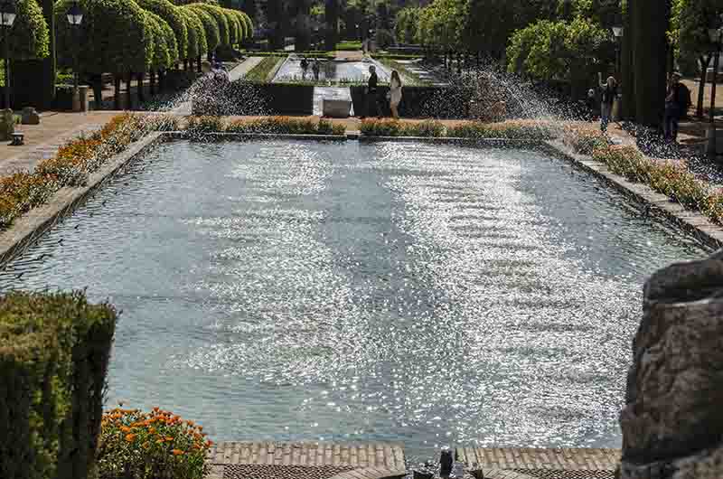 Córdoba 096 - Álcazar de los Reyes Cristianos - jardines.jpg